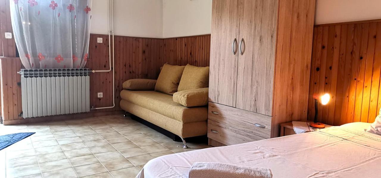 Apartments And Room Pergola Ровинь Экстерьер фото