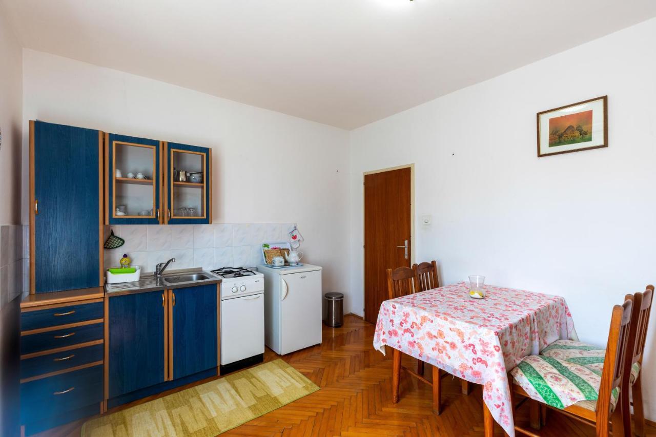 Apartments And Room Pergola Ровинь Экстерьер фото