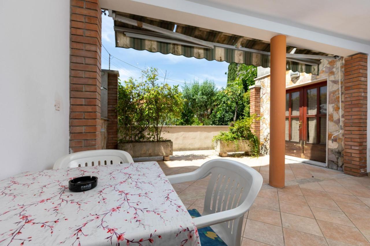 Apartments And Room Pergola Ровинь Экстерьер фото