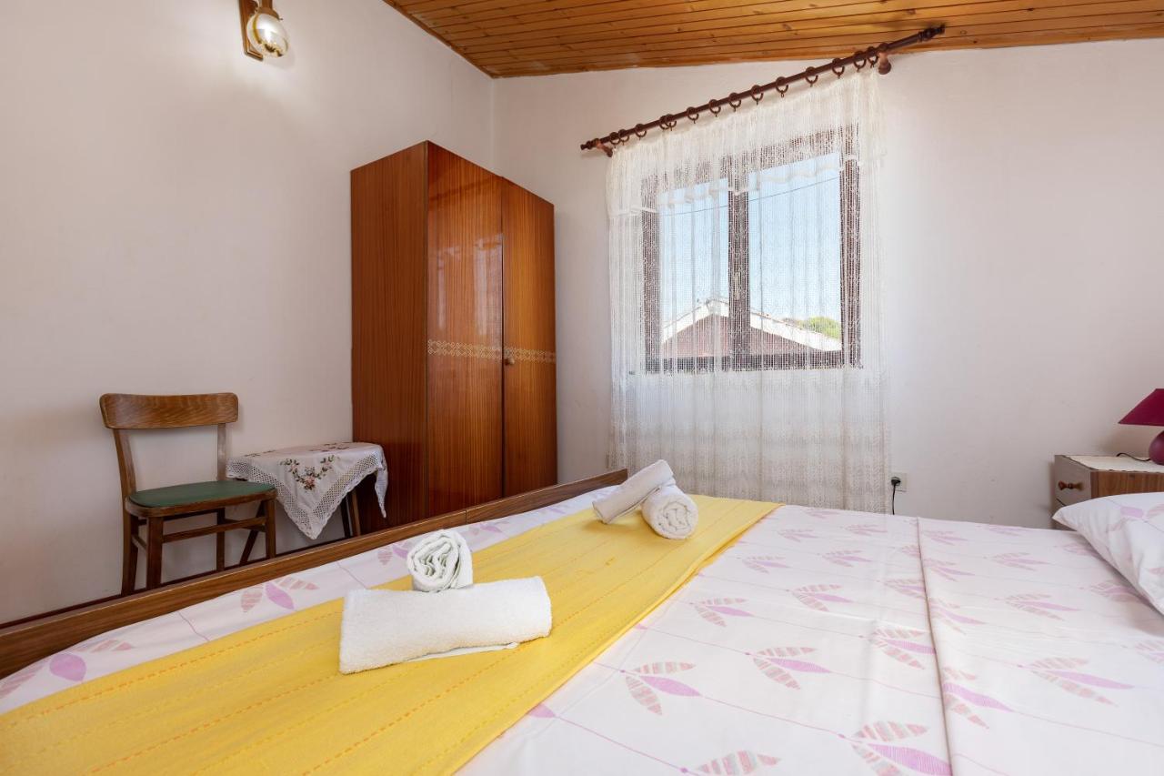 Apartments And Room Pergola Ровинь Экстерьер фото