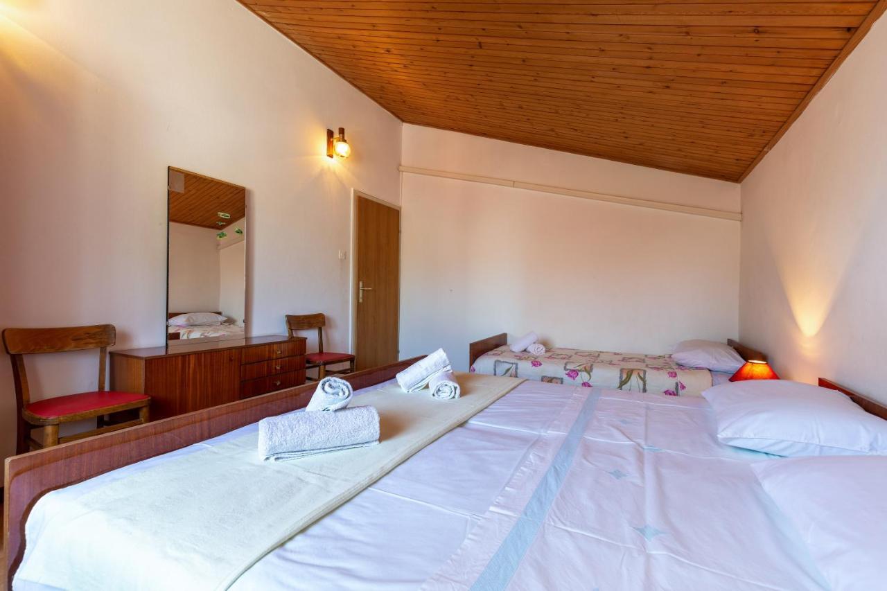 Apartments And Room Pergola Ровинь Экстерьер фото