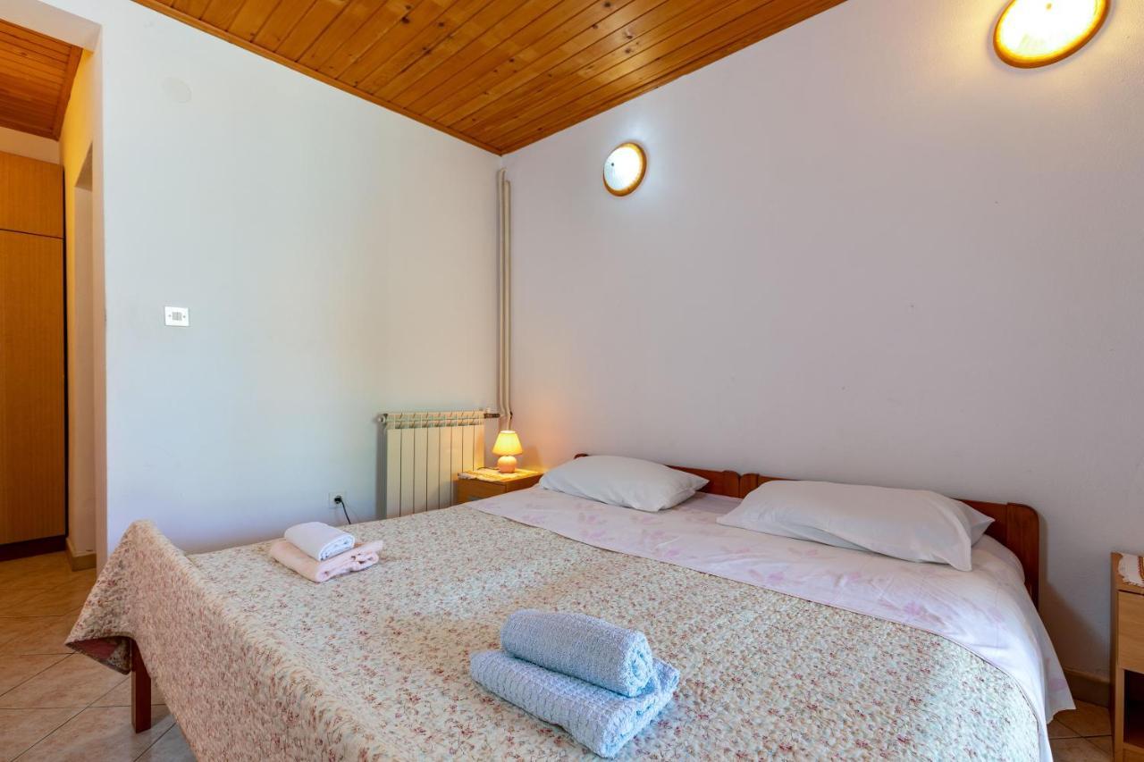 Apartments And Room Pergola Ровинь Экстерьер фото