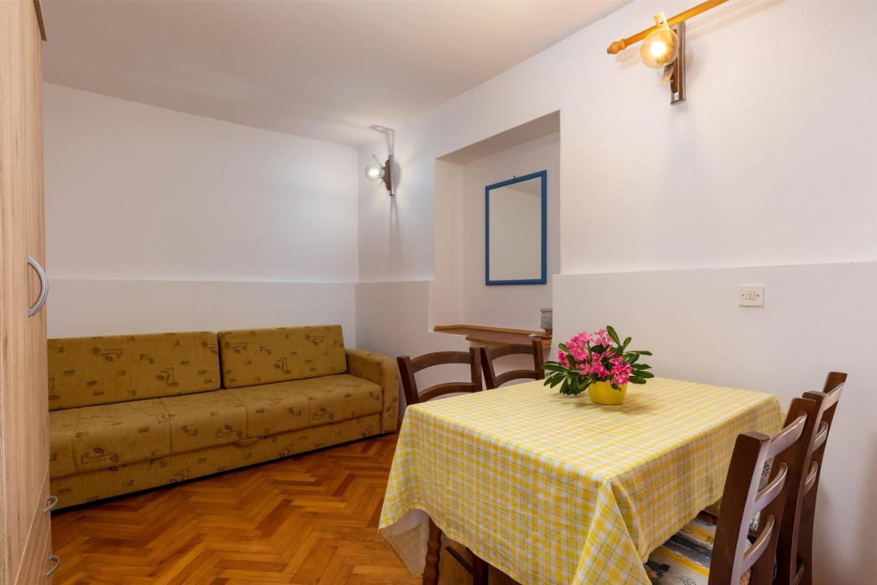 Apartments And Room Pergola Ровинь Экстерьер фото